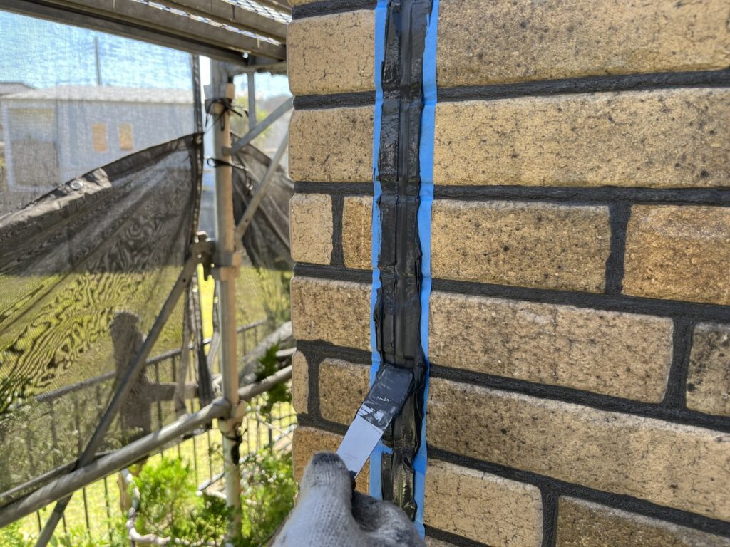 コーキング補修作業