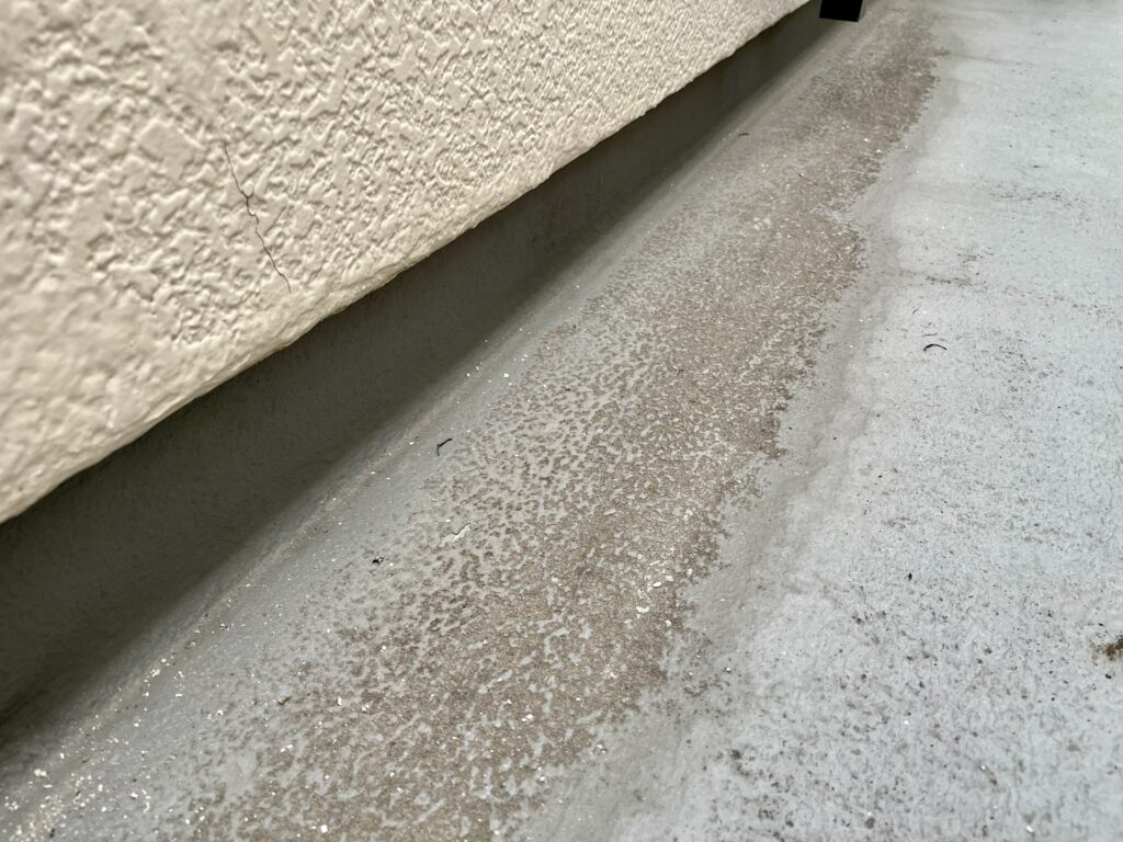 劣化しているベランダの防水